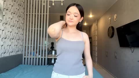 Snapshot of deannarmold chatting on May 2026 02:33:01 PM Deanna online show from May 2026 02:33:01 PM