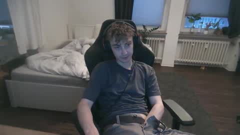 Snapshot of deanparkerx chatting on November 2025 04:06:01 PM Dean online show from November 2025 04:06:01 PM