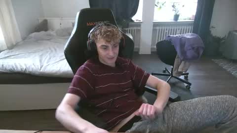 Snapshot of deanparkerx chatting on December 2025 01:53:01 PM Dean online show from December 2025 01:53:01 PM