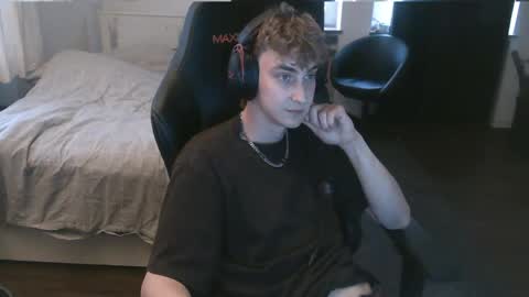 Snapshot of deanparkerx chatting on April 2026 06:47:02 PM Dean online show from April 2026 06:47:02 PM