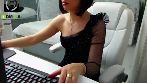 Snapshot of dear_ellisse chatting on March 2025 10:34:02 AM Elly online show from March 2025 10:34:02 AM