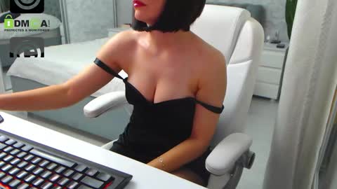 Snapshot of dear_ellisse chatting on September 2025 09:55:01 AM Elly online show from September 2025 09:55:01 AM