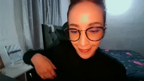 Snapshot of dear_juliet chatting on February 2025 01:09:02 AM Juliet online show from February 2025 01:09:02 AM