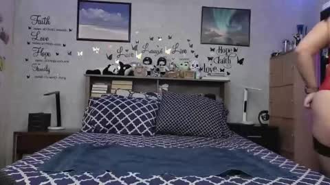 Snapshot of dear_rayna chatting on March 2026 09:32:02 PM Rayna online show from March 2026 09:32:02 PM