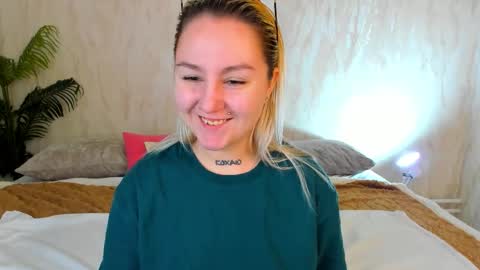 Debbie Mon Tue Fri Sun Sat GMT 3 1000am - 0400pm  online show from October 2025 05:13:01 PM