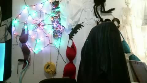 DEBBIE online show from October 2025 10:24:01 AM