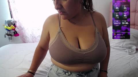 Snapshot of debie_lehee chatting on February 2025 09:27:02 PM Victoria online show from February 2025 09:27:02 PM