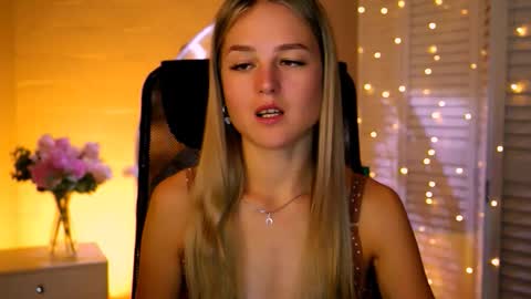 Snapshot of deboralarson chatting on November 2025 03:49:01 AM Debora online show from November 2025 03:49:01 AM