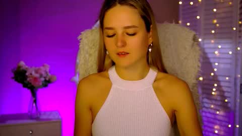 Snapshot of deboralarson chatting on November 2025 08:14:01 AM Debora online show from November 2025 08:14:01 AM