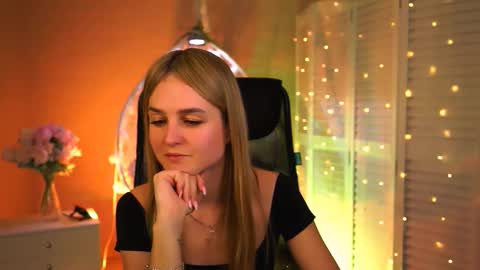 Snapshot of deboralarson chatting on March 2026 05:44:01 AM Debora online show from March 2026 05:44:01 AM