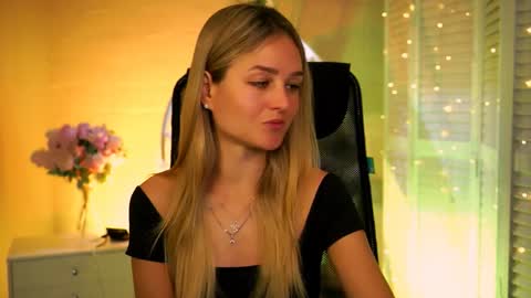 Snapshot of deboralarson chatting on April 2026 03:23:02 AM Debora online show from April 2026 03:23:02 AM