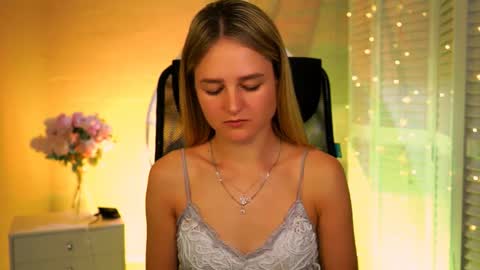 Snapshot of deboralarson chatting on April 2026 03:33:02 AM Debora online show from April 2026 03:33:02 AM