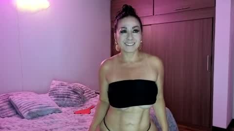 Snapshot of deboramom chatting on April 2026 12:22:02 AM DeboraMom online show from April 2026 12:22:02 AM