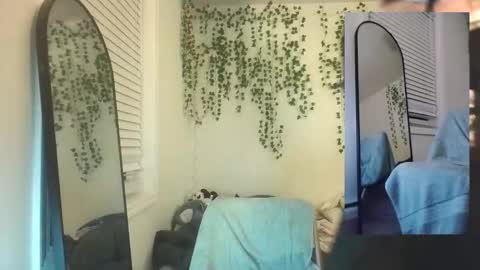 deciduousdoll online show from November 2025 06:34:02 AM