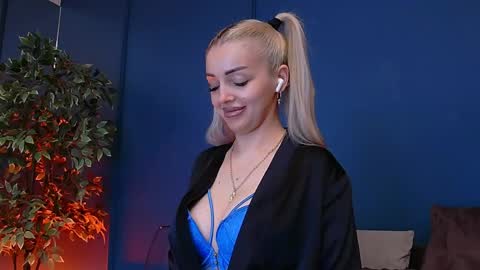 DeeaVIP online show from April 2026 05:10:01 AM