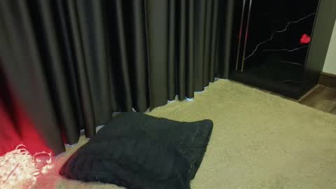 Snapshot of deedeedoll chatting on February 2025 01:22:01 AM deedeedoll online show from February 2025 01:22:01 AM