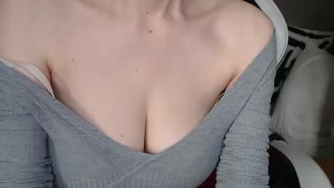 Snapshot of deessedivine chatting on January 2025 02:46:02 PM KamiDevi online show from January 2025 02:46:02 PM