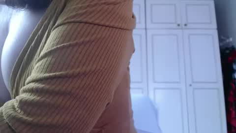 Snapshot of deessedivine chatting on February 2025 03:41:02 PM KamiDevi online show from February 2025 03:41:02 PM