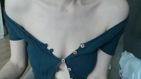 Snapshot of deessedivine chatting on September 2025 12:49:02 PM KamiDevi online show from September 2025 12:49:02 PM