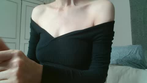 Snapshot of deessedivine chatting on September 2025 02:22:01 PM KamiDevi online show from September 2025 02:22:01 PM