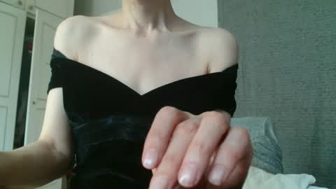 Snapshot of deessedivine chatting on October 2025 02:15:02 PM KamiDevi online show from October 2025 02:15:02 PM