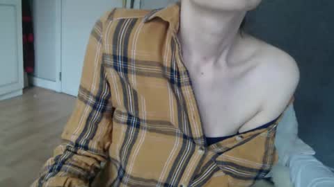 Snapshot of deessedivine chatting on October 2025 12:59:01 PM KamiDevi online show from October 2025 12:59:01 PM