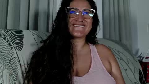 Snapshot of deesseluxure_ chatting on April 2026 05:14:01 AM Andre online show from April 2026 05:14:01 AM