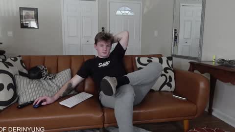 Snapshot of deeyungguy chatting on February 2025 07:06:02 PM more content and goodies online show from February 2025 07:06:02 PM