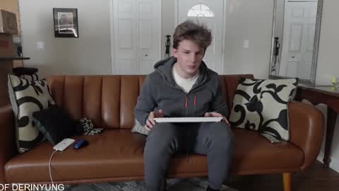 Snapshot of deeyungguy chatting on February 2025 06:13:02 PM more content and goodies online show from February 2025 06:13:02 PM