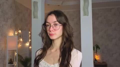 Amy online show from October 2025 07:55:01 PM