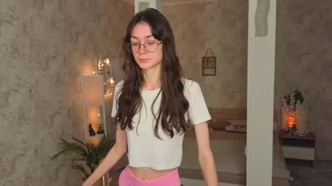 Amy online show from October 2025 07:45:02 PM