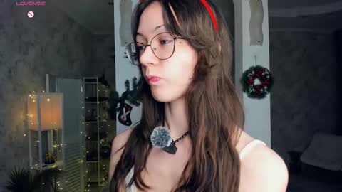 Snapshot of defeded_lovee chatting on December 2025 07:21:01 PM Amy online show from December 2025 07:21:01 PM