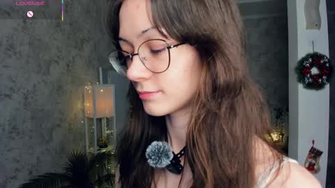 Snapshot of defeded_lovee chatting on December 2025 07:32:01 PM Amy online show from December 2025 07:32:01 PM