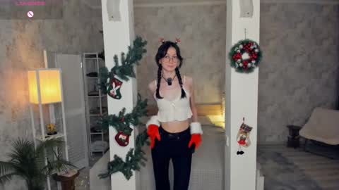 Snapshot of defeded_lovee chatting on December 2025 07:33:02 PM Amy online show from December 2025 07:33:02 PM
