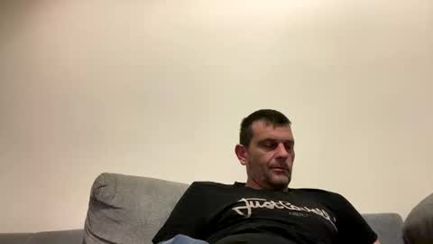 Defloy online show from December 2025 08:03:01 PM