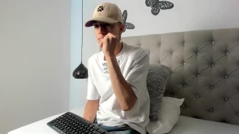 Snapshot of dei_v_48 chatting on February 2025 07:28:01 PM DEIVY online show from February 2025 07:28:01 PM