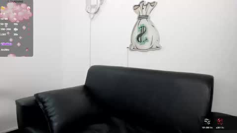 Snapshot of dei_v_48 chatting on March 2025 06:23:01 AM DEIVY online show from March 2025 06:23:01 AM