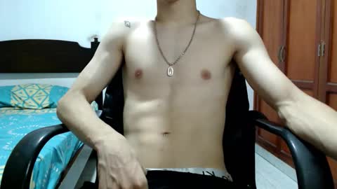 Snapshot of dei_v_48 chatting on September 2025 07:24:02 AM DEIVY online show from September 2025 07:24:02 AM