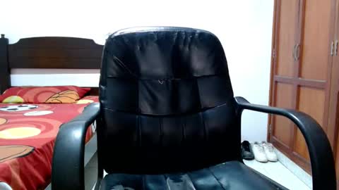 Snapshot of dei_v_48 chatting on February 2026 10:08:02 PM DEIVY online show from February 2026 10:08:02 PM