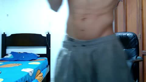 Snapshot of dei_v_48 chatting on April 2026 06:00:02 AM DEIVY online show from April 2026 06:00:02 AM