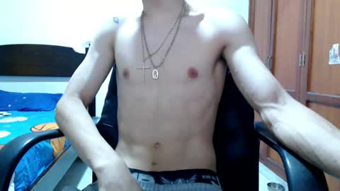 Snapshot of dei_v_48 chatting on April 2026 08:04:01 PM DEIVY online show from April 2026 08:04:01 PM