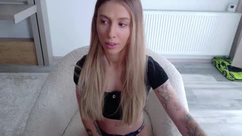 Snapshot of deidi_sweet chatting on November 2025 10:04:02 AM Di online show from November 2025 10:04:02 AM