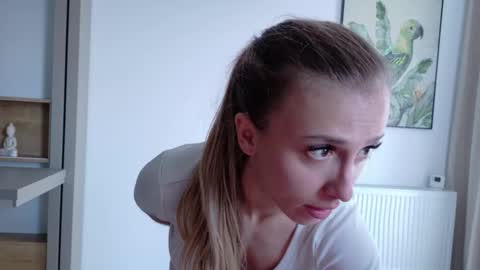 Snapshot of deidi_sweet chatting on December 2025 12:58:02 PM Di online show from December 2025 12:58:02 PM