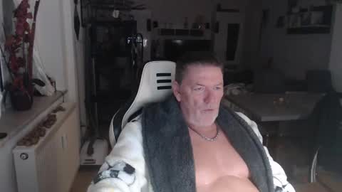 deinprinz2312 online show from October 2025 04:04:01 AM