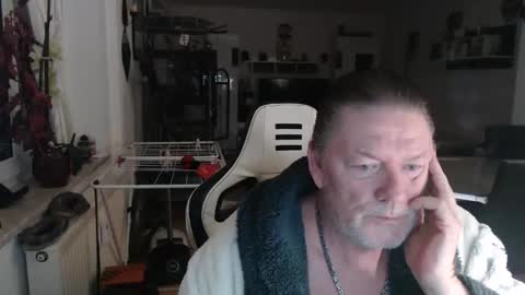 deinprinz2312 online show from January 2026 05:01:01 AM