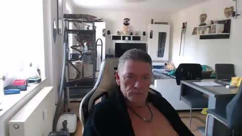 deinprinz2312 online show from June 2026 04:35:02 AM
