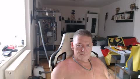 deinprinz2312 online show from June 2026 03:52:02 AM