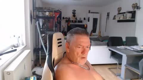 deinprinz2312 online show from June 2026 05:26:02 AM