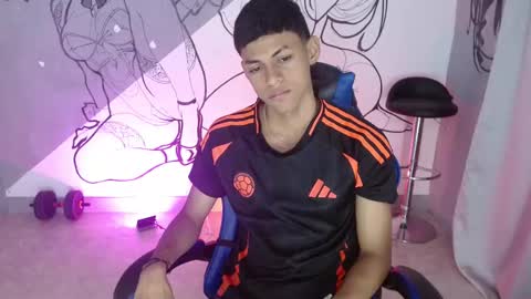 Snapshot of deivid_bigcock1 chatting on November 2025 12:32:01 AM Deivid online show from November 2025 12:32:01 AM