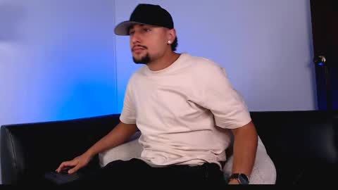  DEIVY  online show from April 2026 11:10:02 PM